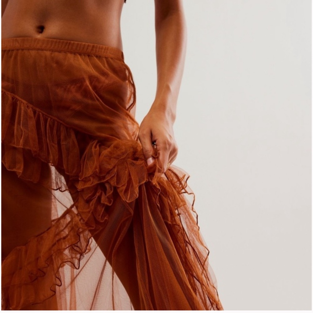 Free People NWT Strike a Pose Half Slip in Cinnabee Size Medium